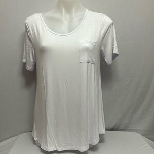 Traleubie white pocket Tee size S